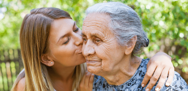 4 Tips For Families With a Loved One Dealing With Dementia
