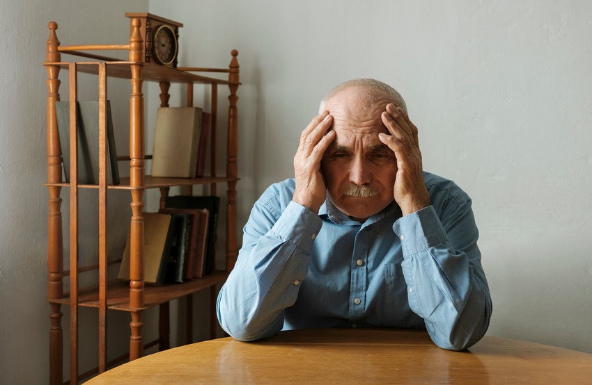 elderly man with Alzheimer's Dementia